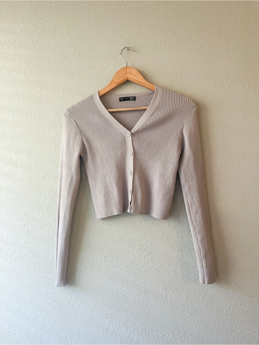Dazy Light Grey Preppy Cropped Ribbed V-Neck Cardigan Sweater Medium